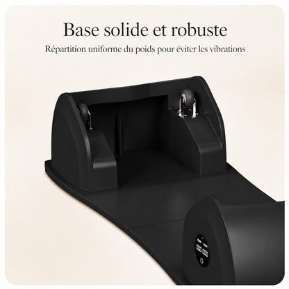 Gros plan sur la base noire robuste de la roue pour chat, structure anti-vibration avec roues de support et compteur digital, répartition uniforme du poids pour une stabilité maximale.