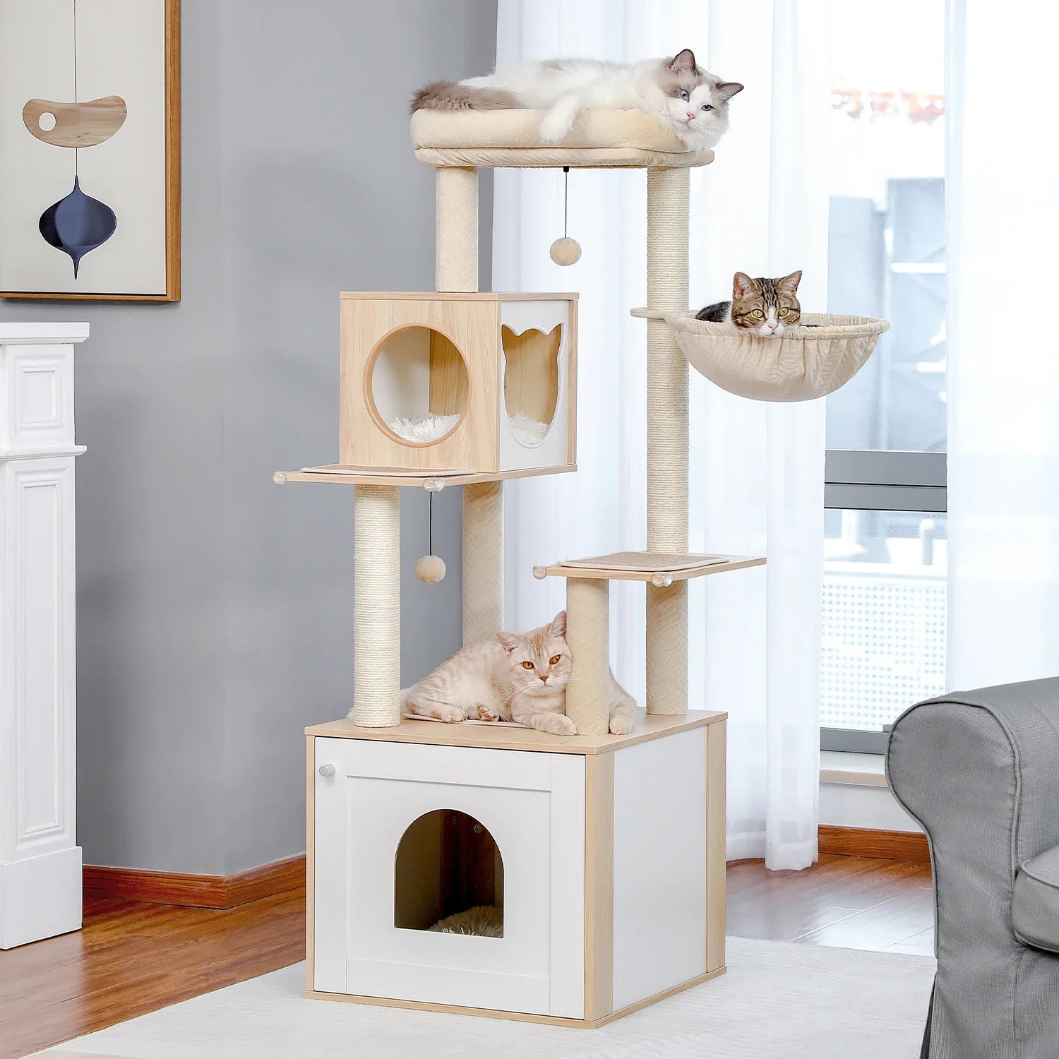 Arbre à chat bois naturel 144cm multi-niveaux, grande niche entrée arche, cabane ronde, hamac peluche beige, griffoir sisal, 3 chats Ragdoll Tabby appartement
