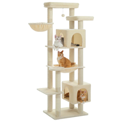 arbre à chat beige grand format multi-niveaux fond blanc trois chats niche double hamac et griffoir sisal