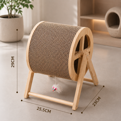 Griffoir pour chat en bois naturel avec rouleau en carton alvéolé et dimensions visibles dans un intérieur moderne et lumineux haut de gamme.
