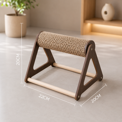 Griffoir pour chat horizontal en bois foncé avec rouleau en carton alvéolé et dimensions visibles dans un intérieur moderne et lumineux.